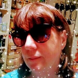 Meet your Posher, Valerie